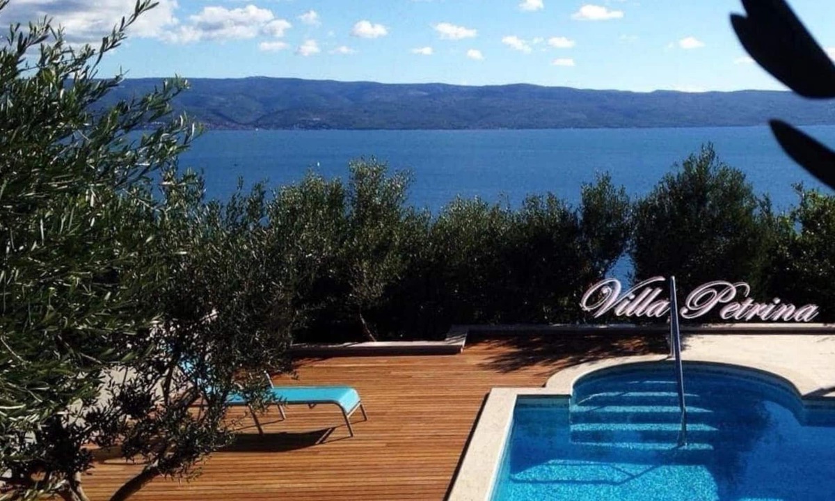 Dugi Rat Villa | Villa Nearby The Sea with Private Pool, Hot Tub & Stunning Views