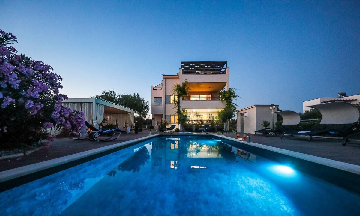 Sukosan Apartment | Villa Olive Garden with Pool