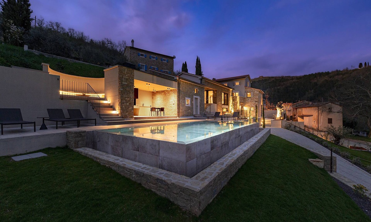 Sveti Bartol Villa | Villa Panorama del Tartufo for 6 people in Central Istria with spa & truffle hunting experience