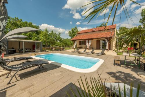 Oklaj Villa | Villa Pax Promona ZadarVillas