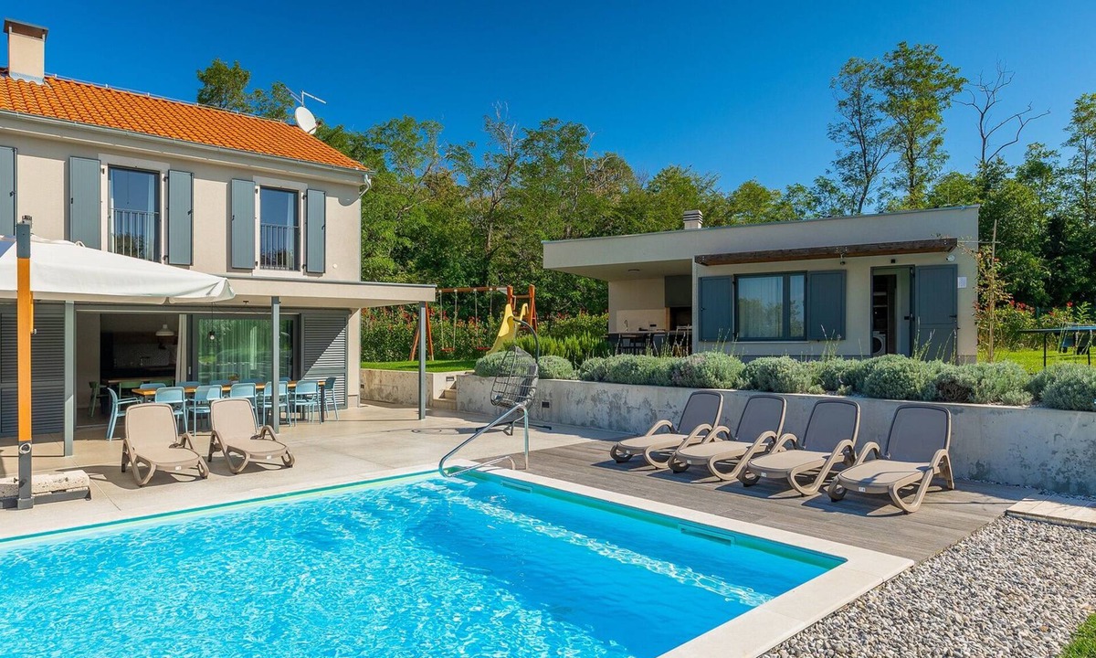 Lasici Villa | Villa Povetica by Villas Guide