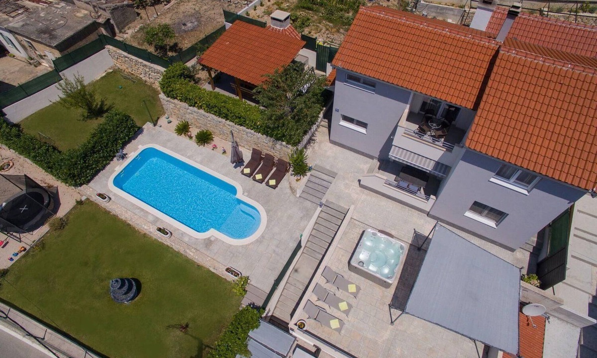 Mravince House | Villa "Roko" with hot tub