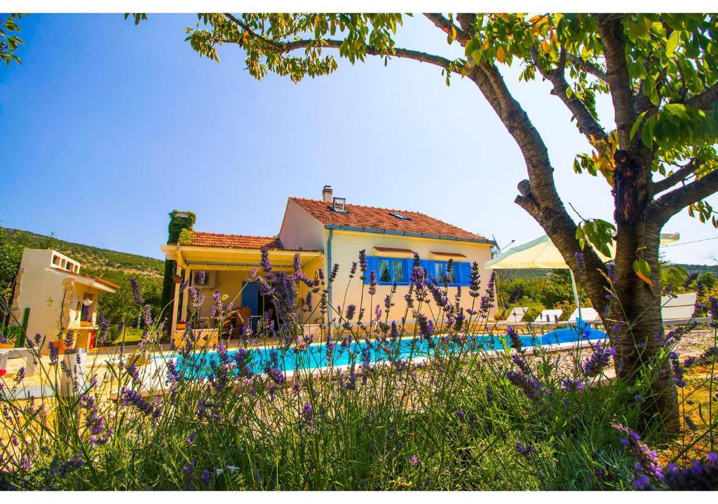 Krusvar Villa | Villa Romansa near Split- heated pool peace, bbq
