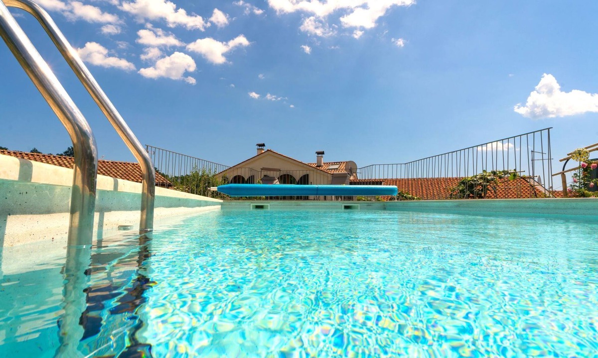 Veli Brgud House | Villa Salvia by Interhome