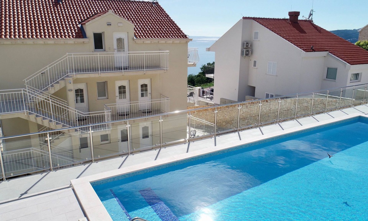 Plat Apartment | Villa Samba - Luxury One-Bedroom Apartment with Balcony and Sea View