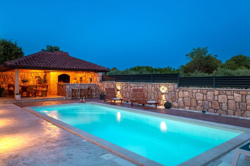 Oklaj Villa | Villa Silente