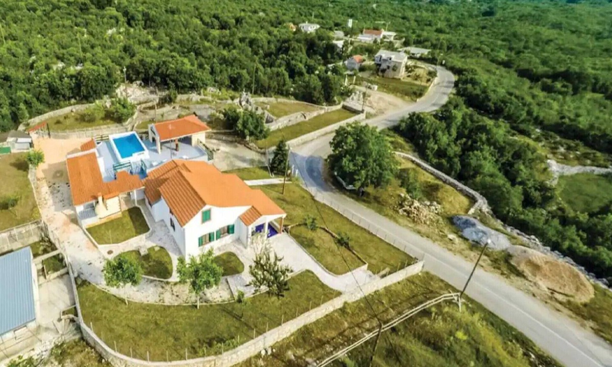 Kotlenice Villa | Villa Smajo-Five Bedroom Villa with Pool
