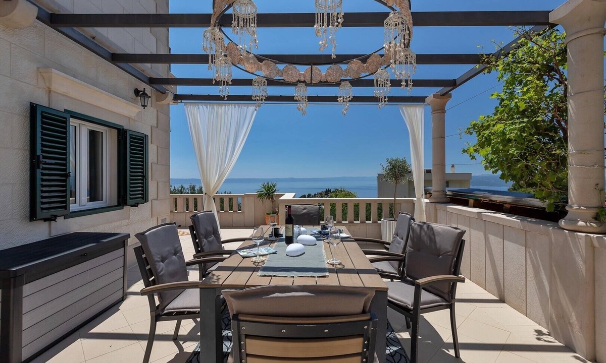 Veliko Brdo Villa | Villa Spring in Makarska, private pool