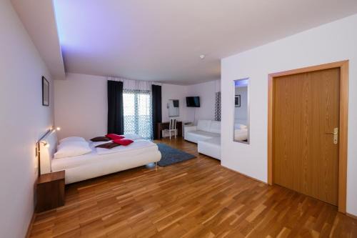 Municipality of Trogir Hotel | Villa Sveti Križ