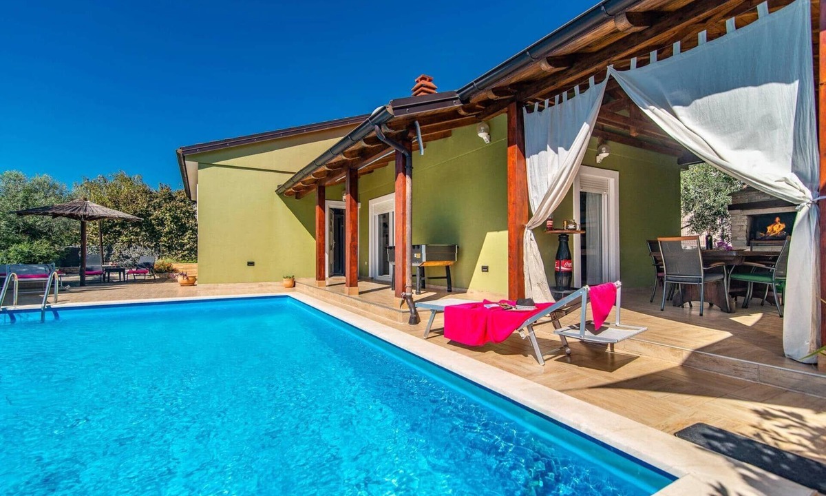 Valdebek Villa | Villa Tanja by Villa Plus