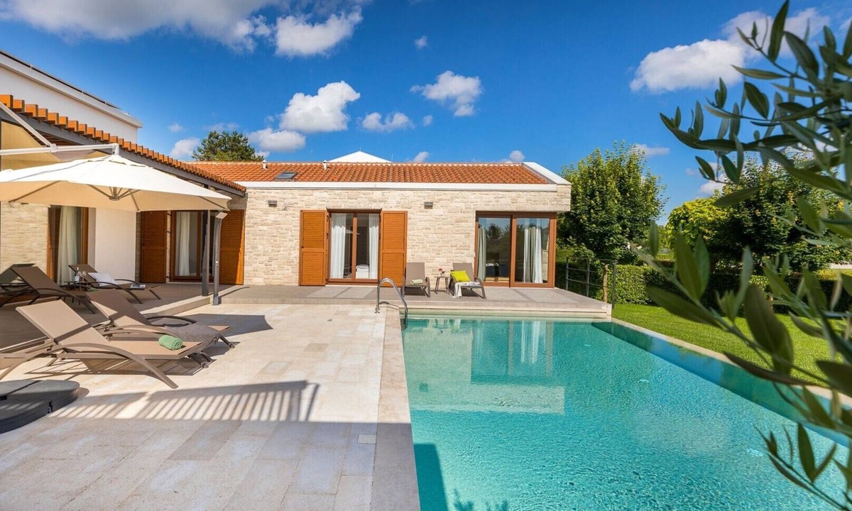 Sveti Petar u Sumi Villa | Villa Terra Nera - beautiful villa with private infinity pool in the heart of Istria