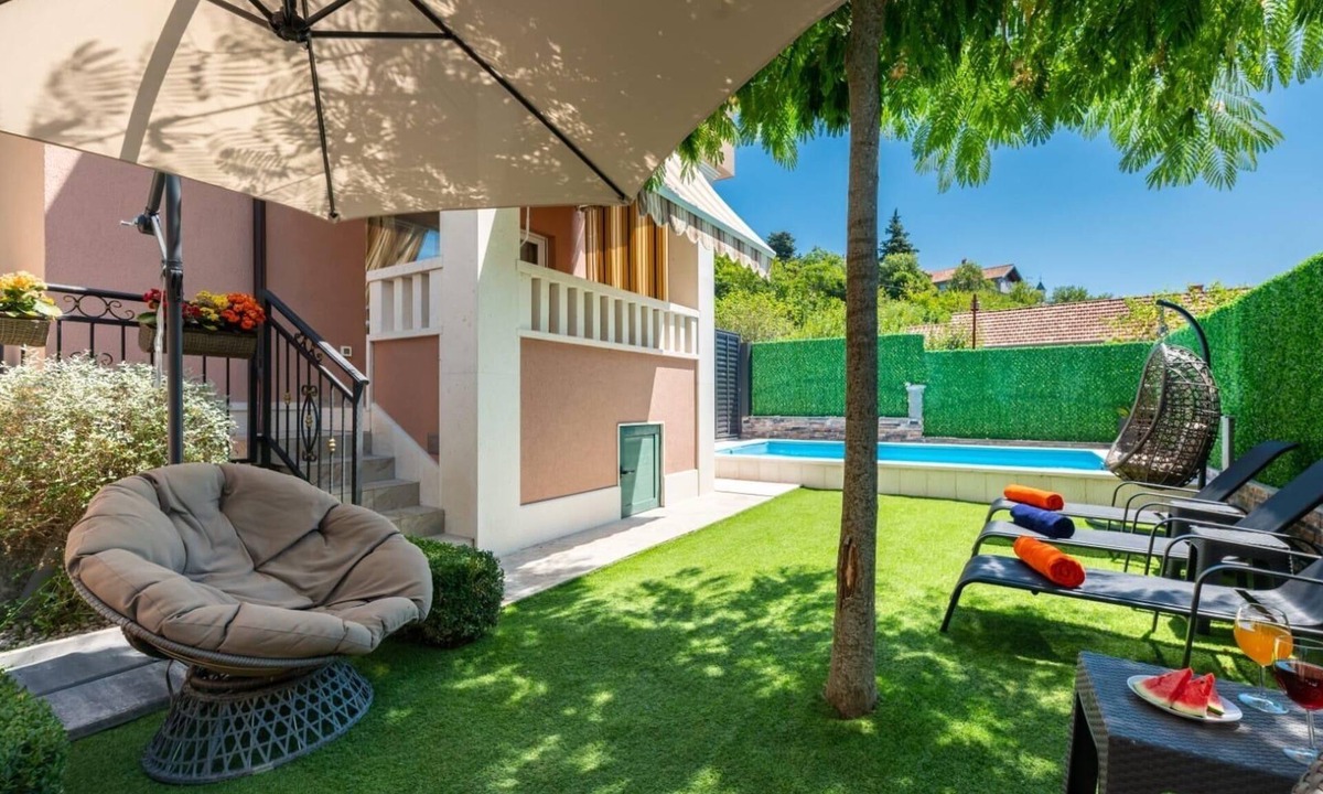 Muc Villa | Villa Viktoria with private swimming pool