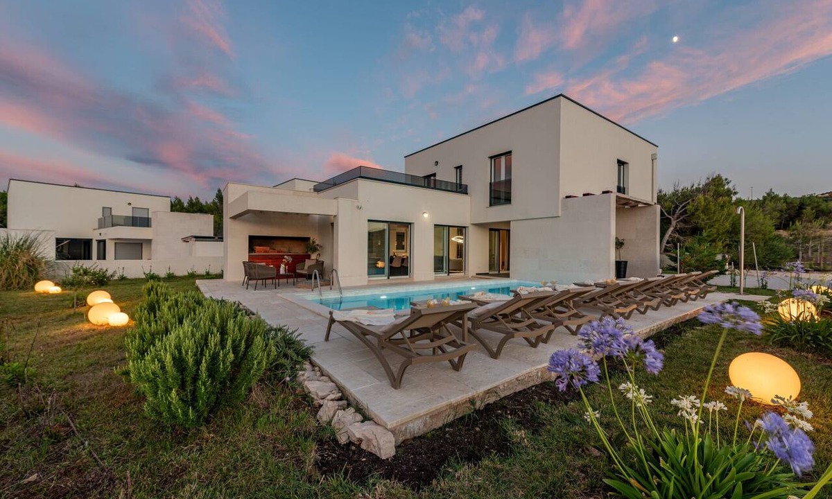 Rovanjska Villa | Villa Wave of Love ZadarVillas