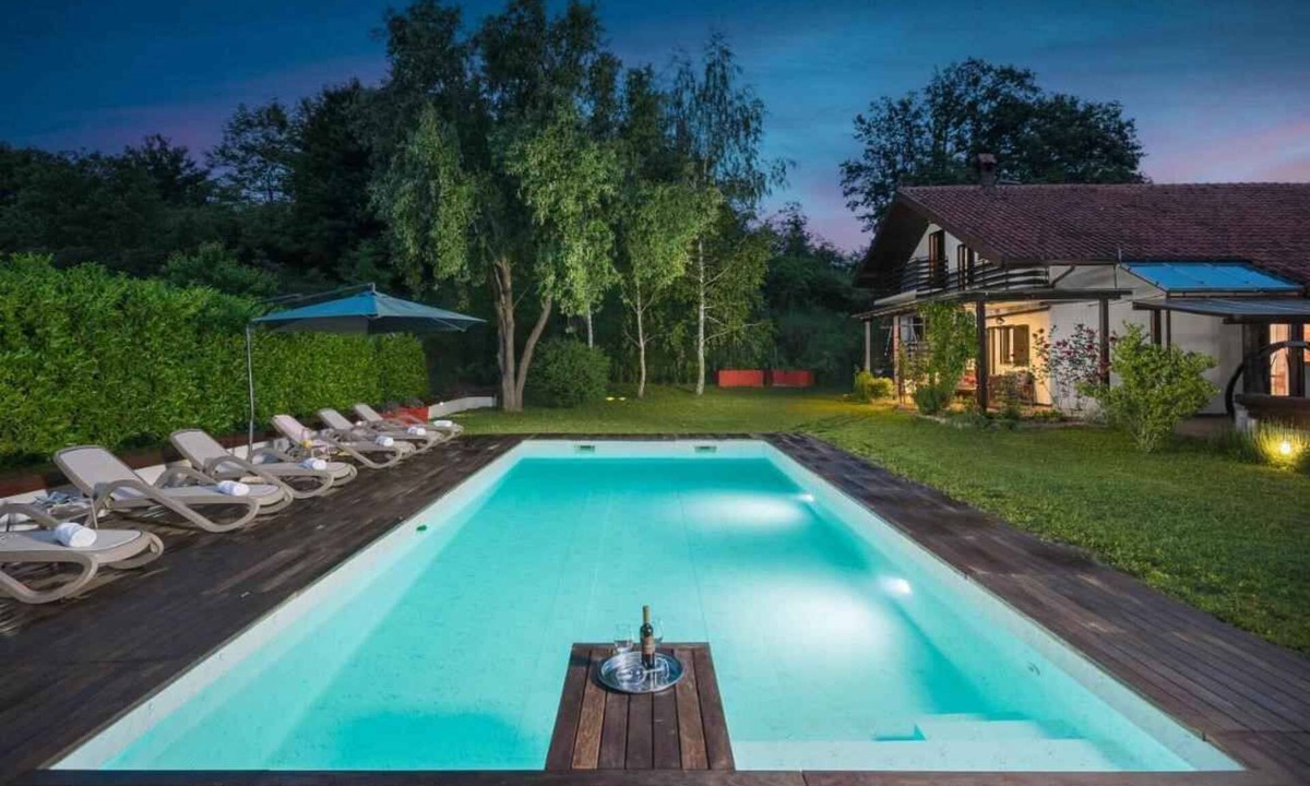 Cerovlje House | Villa with heated pool and air conditioning