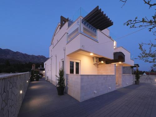 Seline Villa | Villa with Heated Pool
