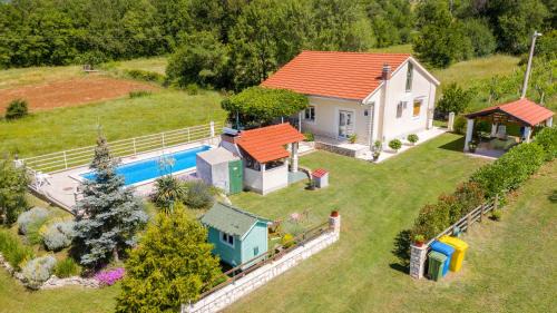 Krusvar Villa | Villa with pool near Split