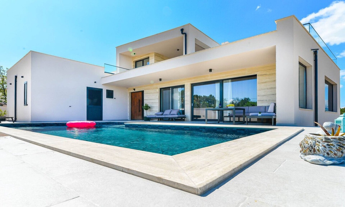 Vinjerac Villa | Villa Zariva with pool and panoramic mountain and sea view