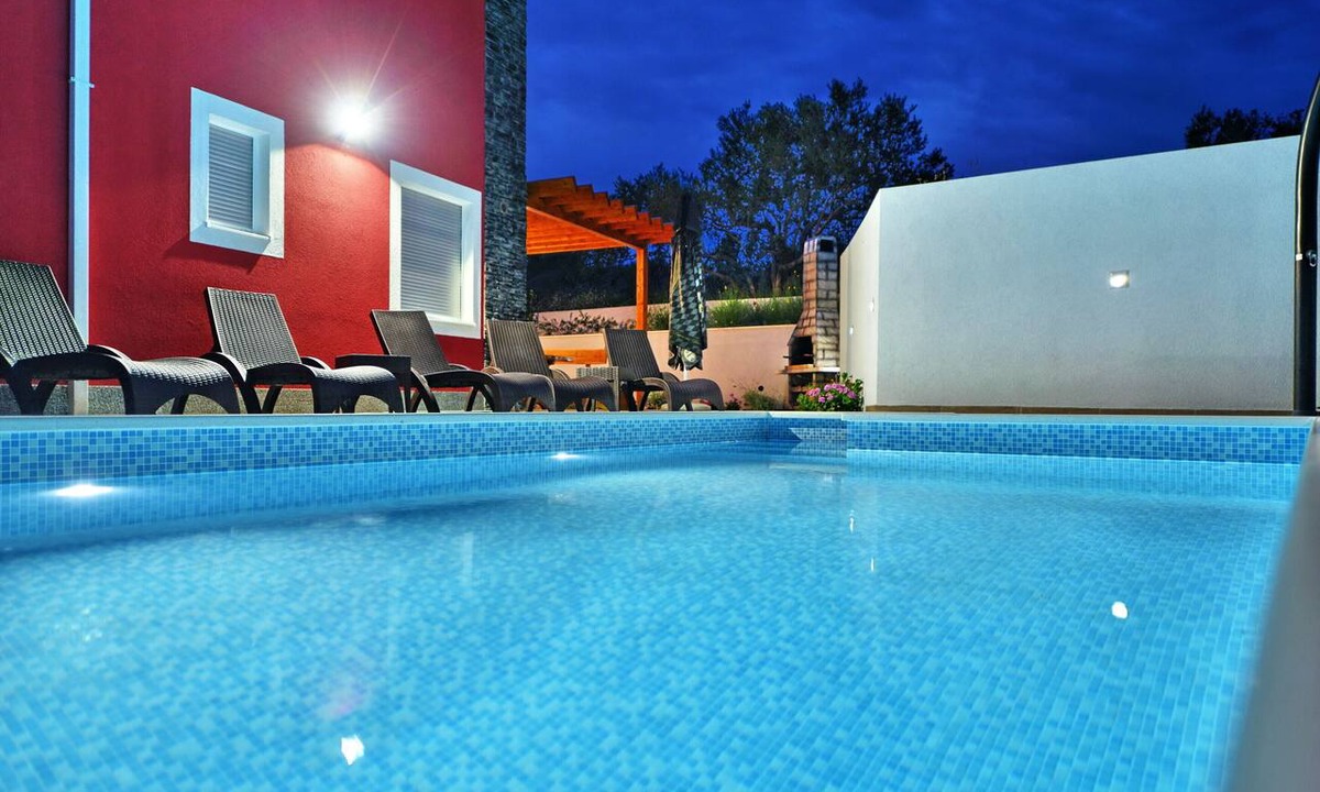 Slatine Villa | Villas With Swimming Pool, Jaccuzi, Sea View, 30m From The Adriatic Sea Dalmatia