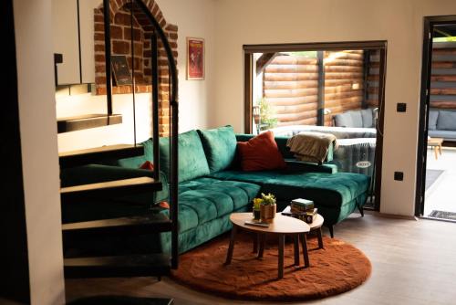 Vinica House | Vineyard View by Golden Pinpoint