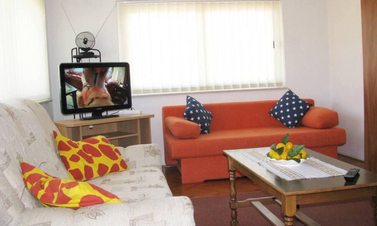 Gruz House | waterfront apartment family friendly, ground level