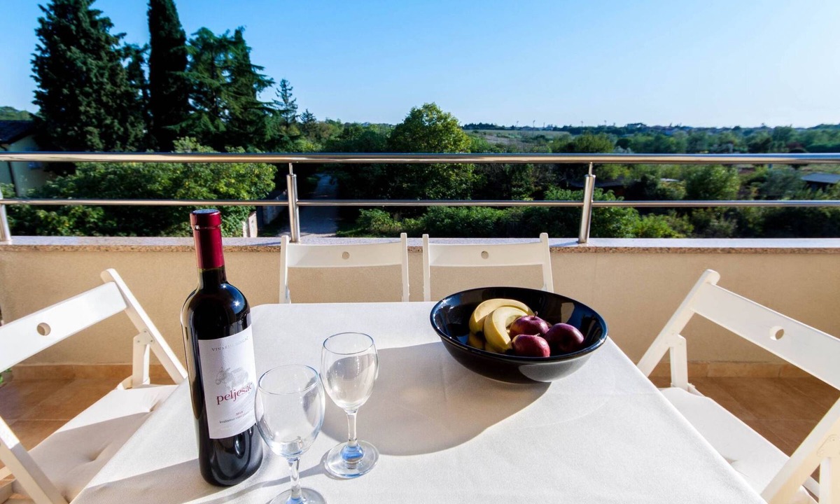 Monterol Apartment | Wohnung mit Terrasse by Interhome