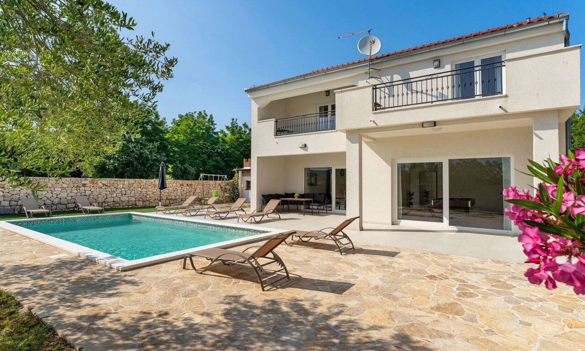 Velim House | Wonderful private villa with private pool, A/C, WIFI, TV, terrace, pets allowed and panoramic view