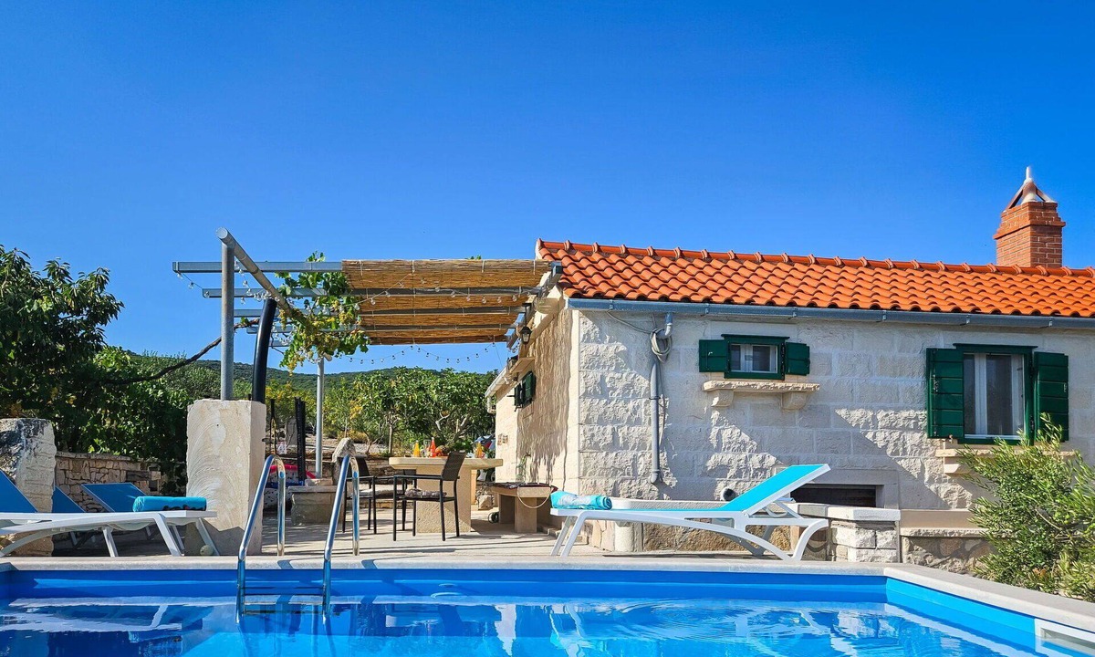 Praznica House | Wonderful private villa for 5 people with private pool, A/C, WIFI, TV, terrace and panoramic view