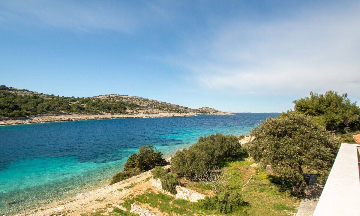 Zirje House | Wonderful private villa for 8 guests with A/C, WIFI, TV, terrace and pets allowed