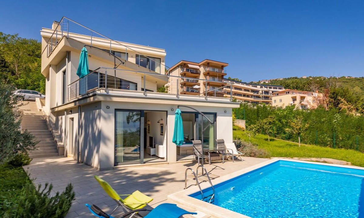 Opatija Villa | Wonderful private villa for 10 guests with WIFI, private pool, TV, terrace and pets allowed
