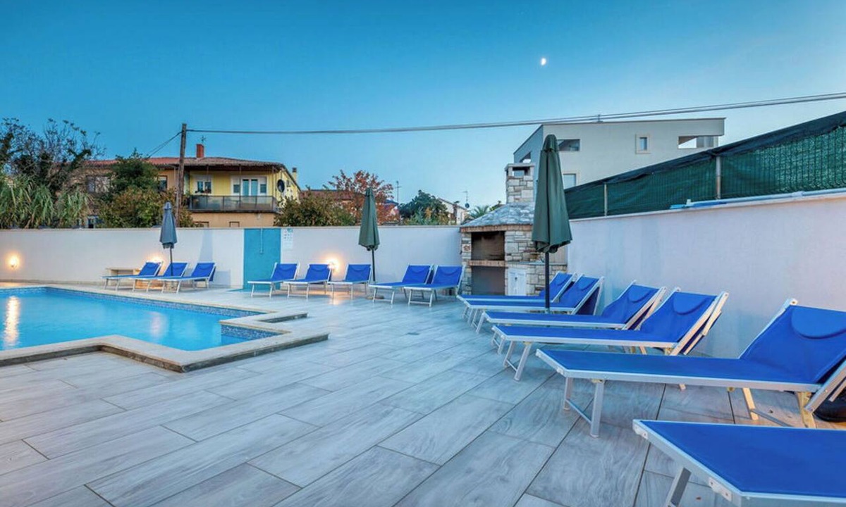 Umag House | Wonderful private villa for 16 people with A/C, WIFI, private pool, TV, terrace and pets allowed