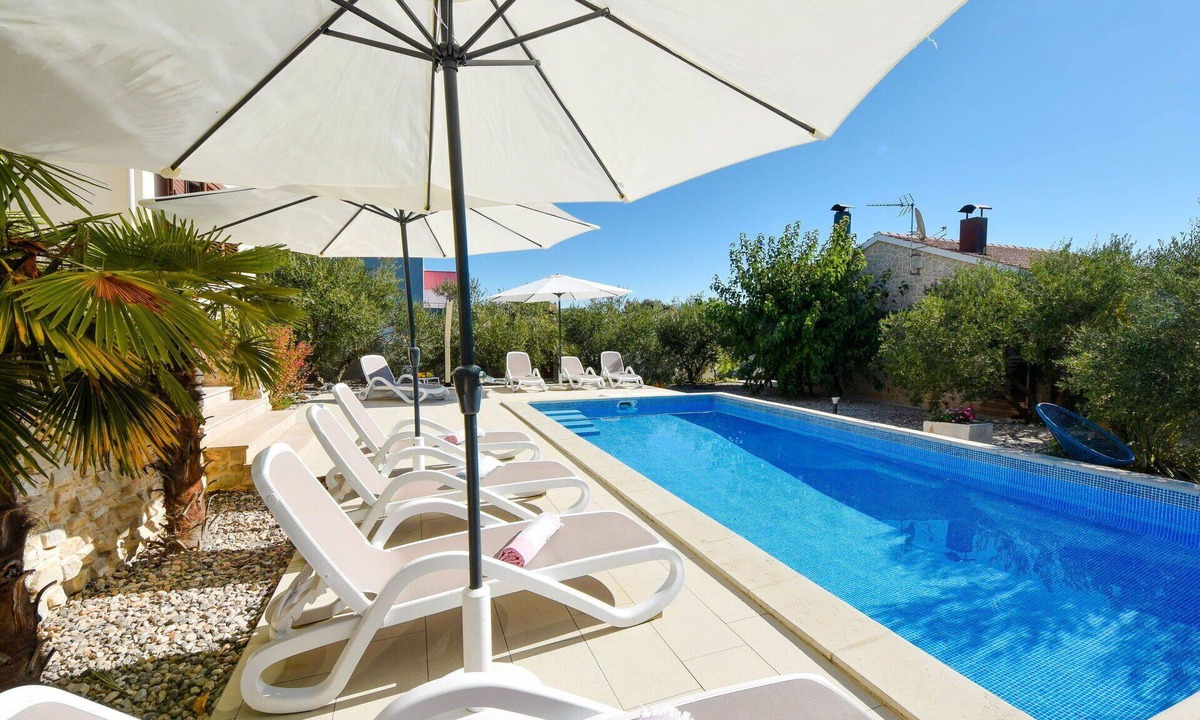 Brodarica House | Wonderful private villa for 4 people with pool, WIFI, A/C, TV and terrace