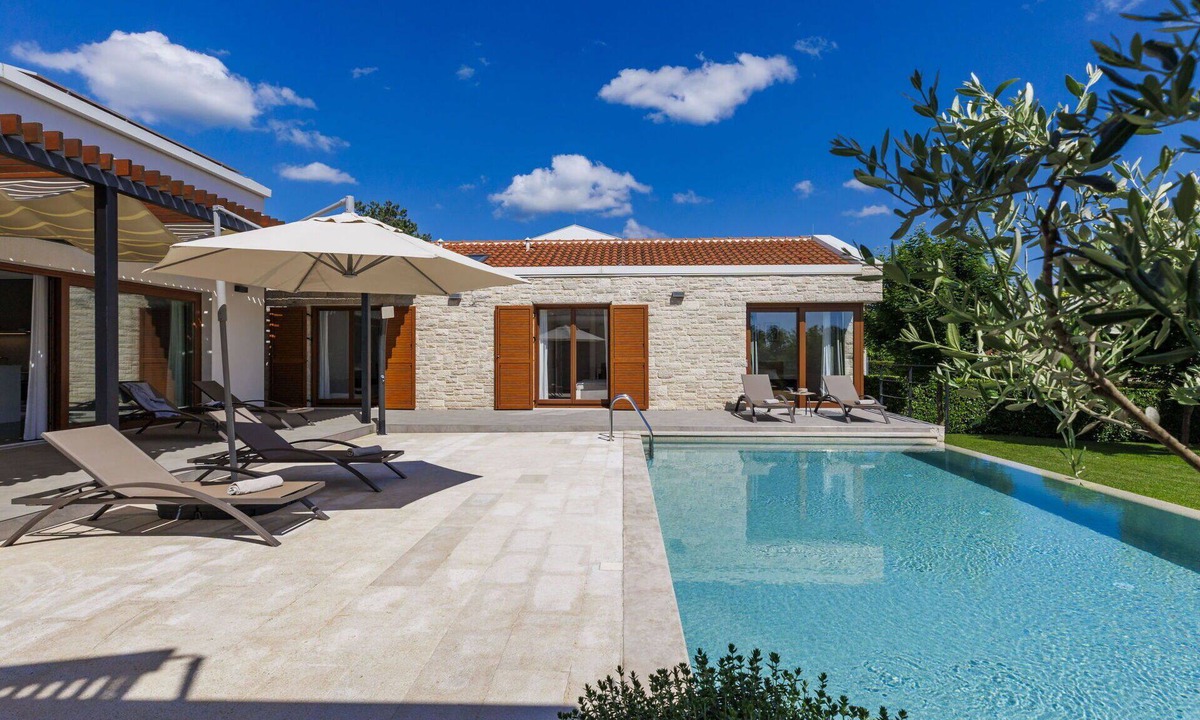 Sveti Petar u Sumi Villa | Wonderful private villa for 7 guests with WIFI, A/C, private pool, TV, terrace and pets allowed