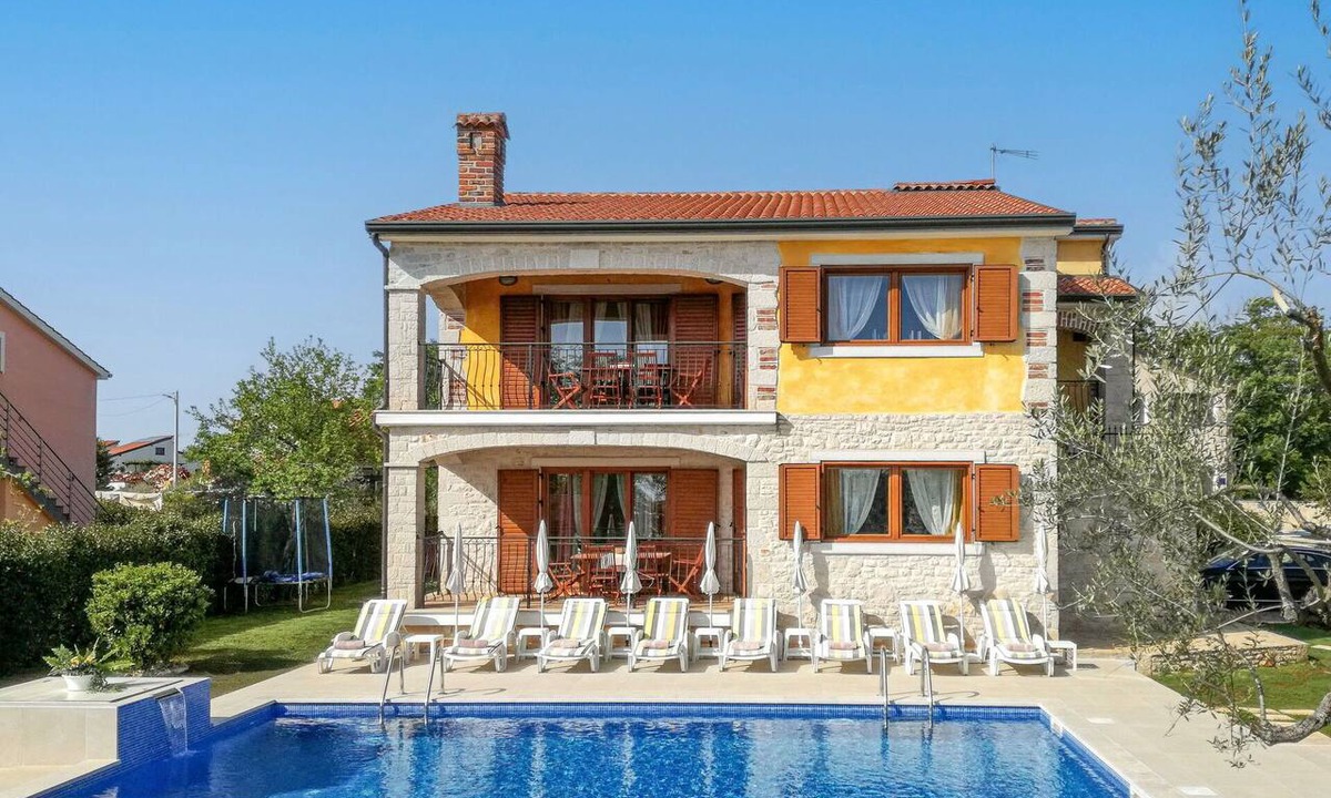 Buici House | Wonderful private villa for 10 people with A/C, private pool, WIFI, TV, terrace and pets allowed