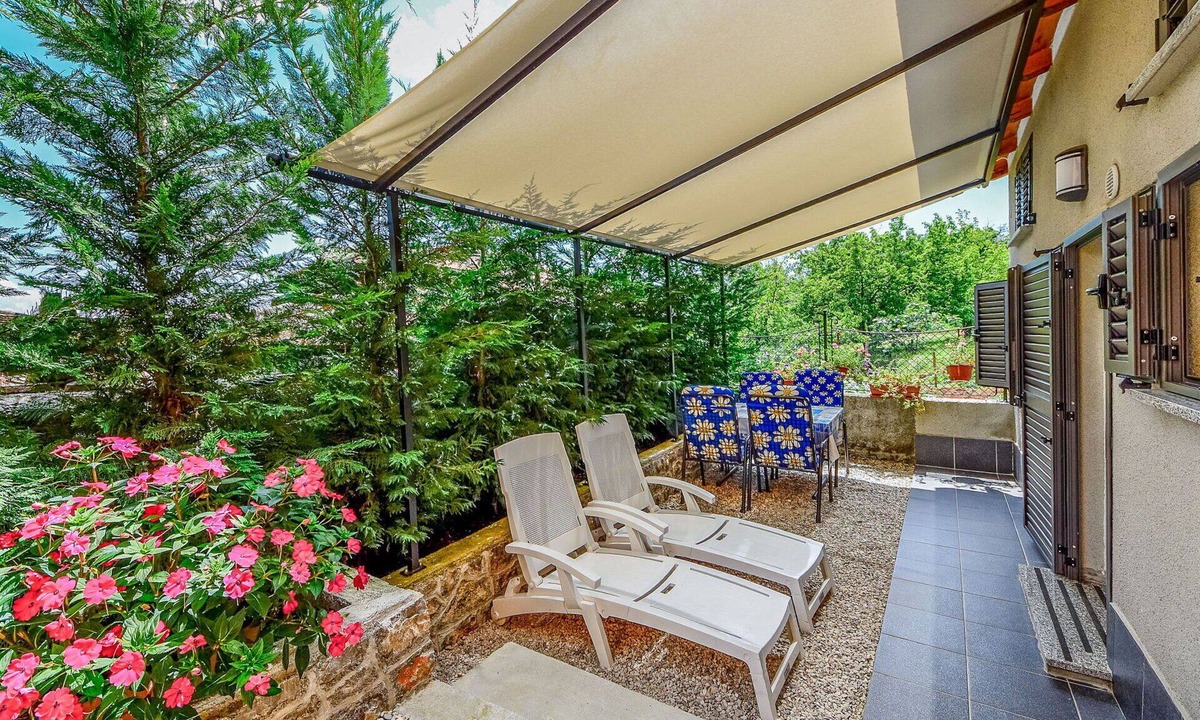 Opric House | Wonderful private villa for 2 people with A/C, WIFI, TV, terrace and pets allowed