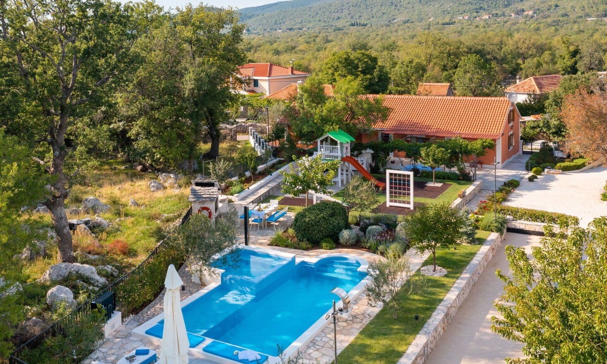 Bristivica House | Wonderful private villa for 8 guests with A/C, WIFI, private pool, TV and terrace