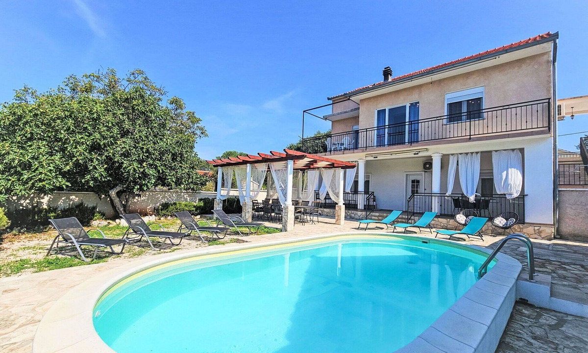 Sibenik House | Wonderful private villa for 15 people with private pool, A/C, WIFI, TV and terrace