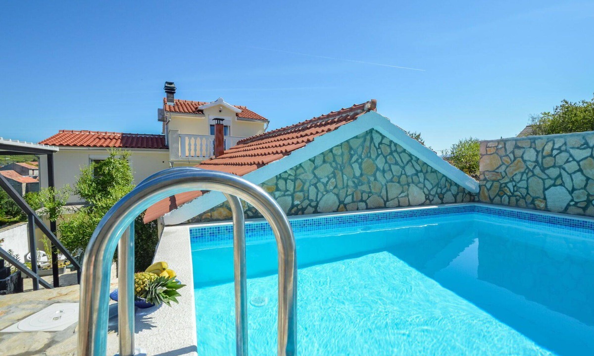 Skradin House | Wonderful villa for 5 people with private pool, WIFI, A/C, TV and terrace