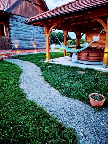 Breznik Plesivicki House | Wood & Hills Heritage Retreat with Private Spa
