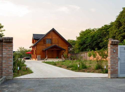 Vukovar House | Wooden House Vučedol