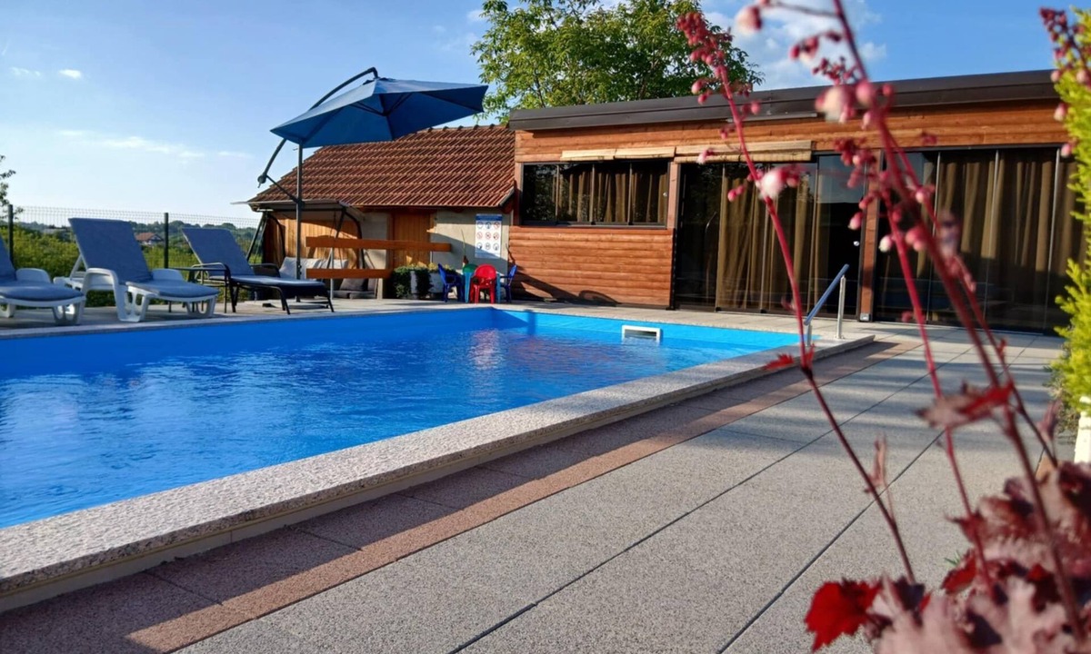 Zasadbreg House | Wooden retreat with pool and jacuzzi in peaceful countryside.
