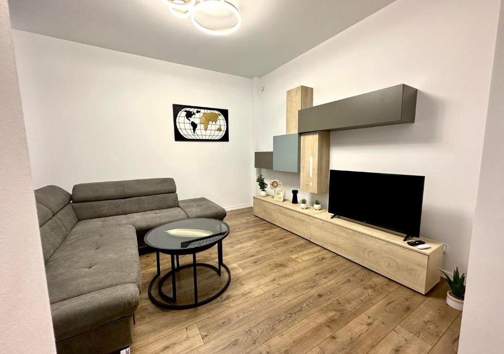 Sector 5 Villa | XOX Comfort Casa Curte