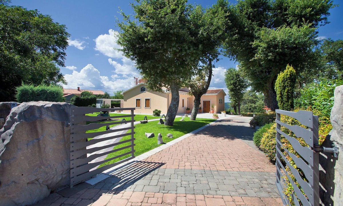 Presika Villa | Your peaceful hideaway above the old town of Labin