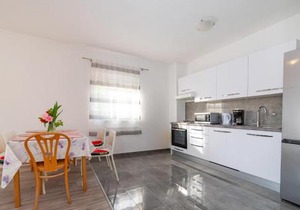 2 Bedroom Awesome Apartment In Rovanjska in Rovanjska