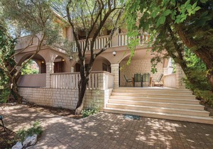 2 bedroom cozy apartment in Grebastica