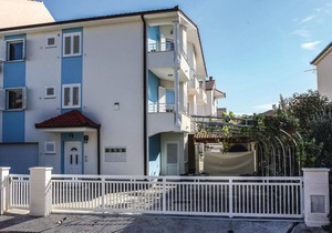 3 bedroom accommodation in Kastel Novi