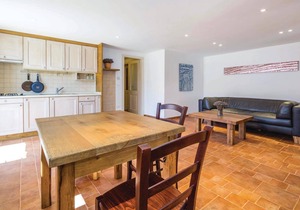 3 bedroom accommodation in Brsec