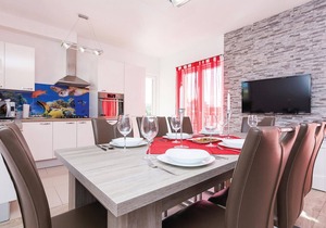 4 bedroom accommodation in Debeljak