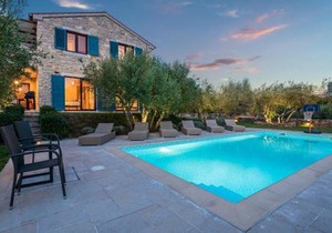4 Bedroom Cozy Home In Linardici