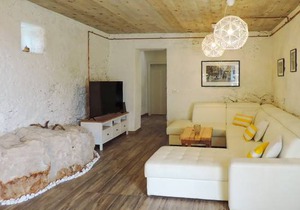 6 bedroom accommodation in Labin