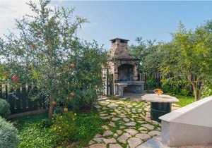 6 bedroom accommodation in Zrnovnica in Split